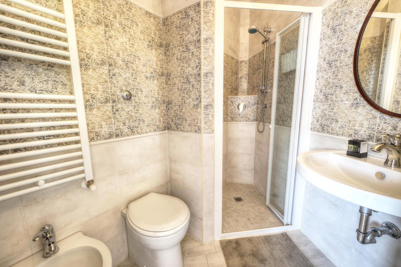 Villino Emanuele Bed and Breakfast Santa Marinella Exteriör bild