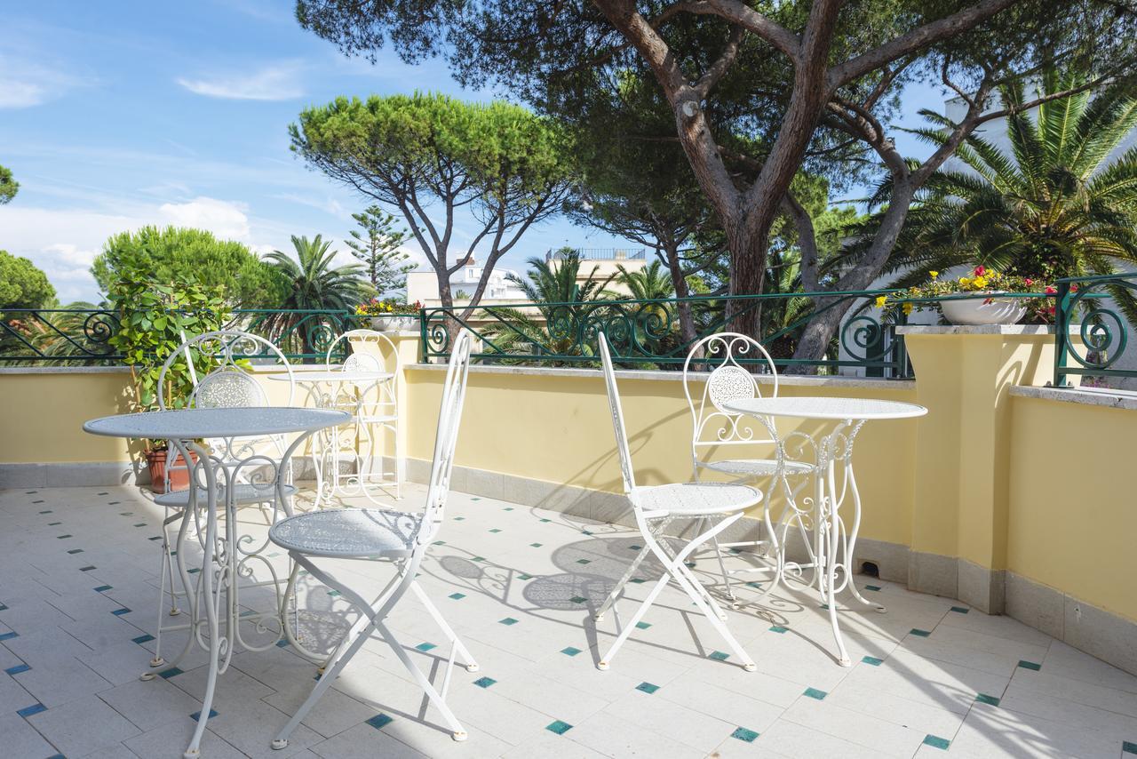 Villino Emanuele Bed and Breakfast Santa Marinella Exteriör bild