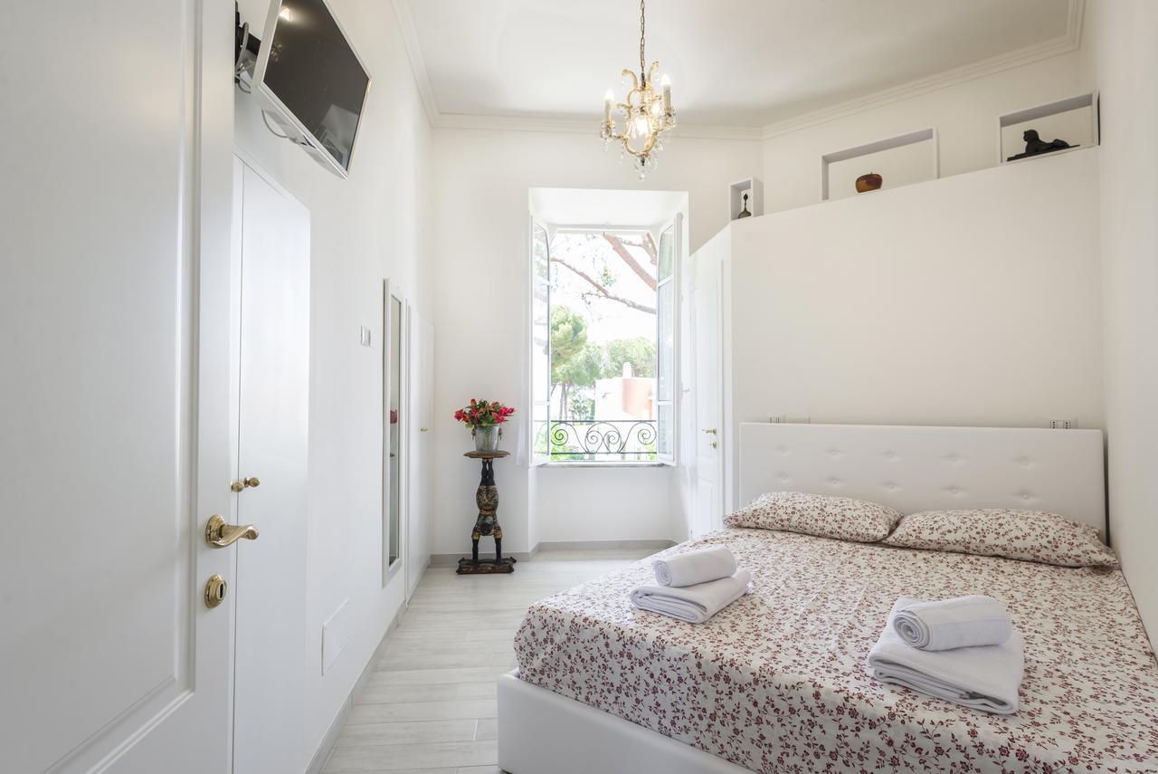 Villino Emanuele Bed and Breakfast Santa Marinella Exteriör bild