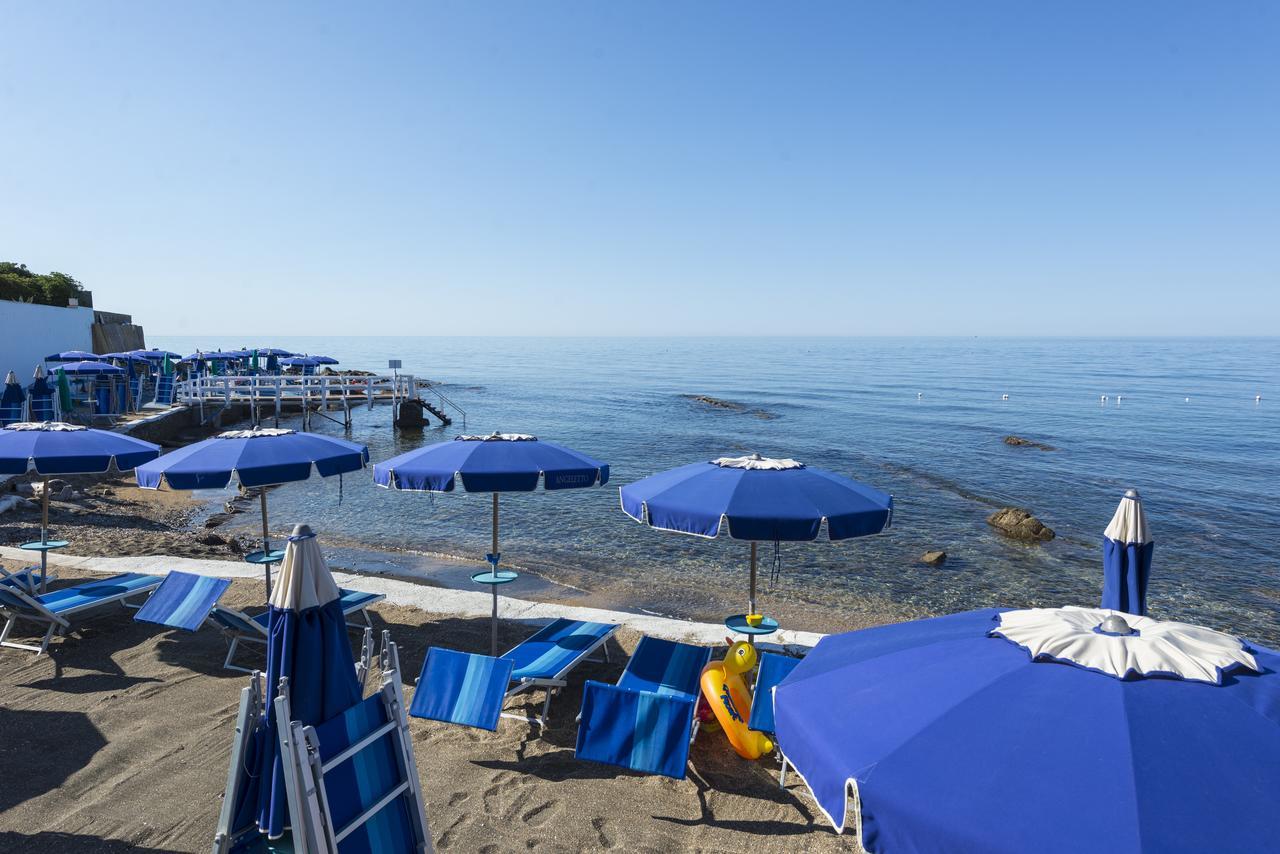 Villino Emanuele Bed and Breakfast Santa Marinella Exteriör bild