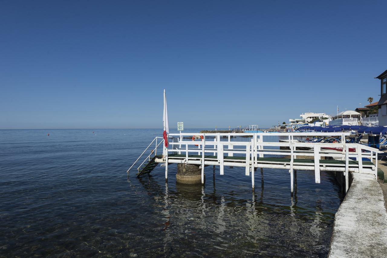 Villino Emanuele Bed and Breakfast Santa Marinella Exteriör bild